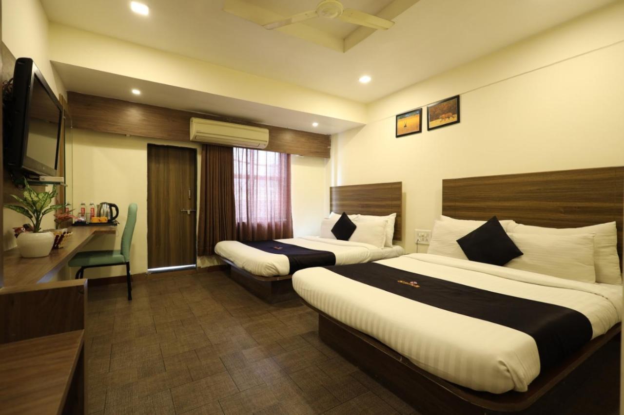Saish Hotel Shirdi Extérieur photo