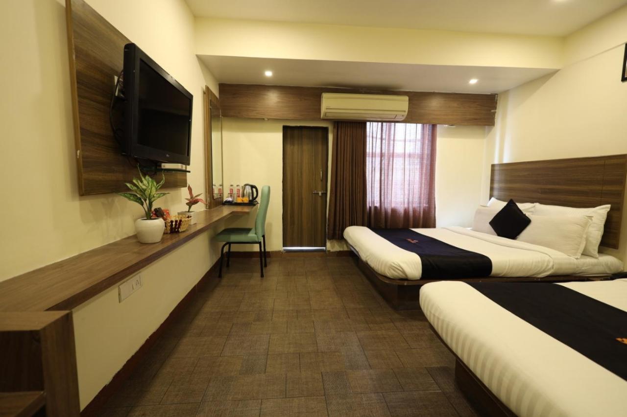 Saish Hotel Shirdi Extérieur photo
