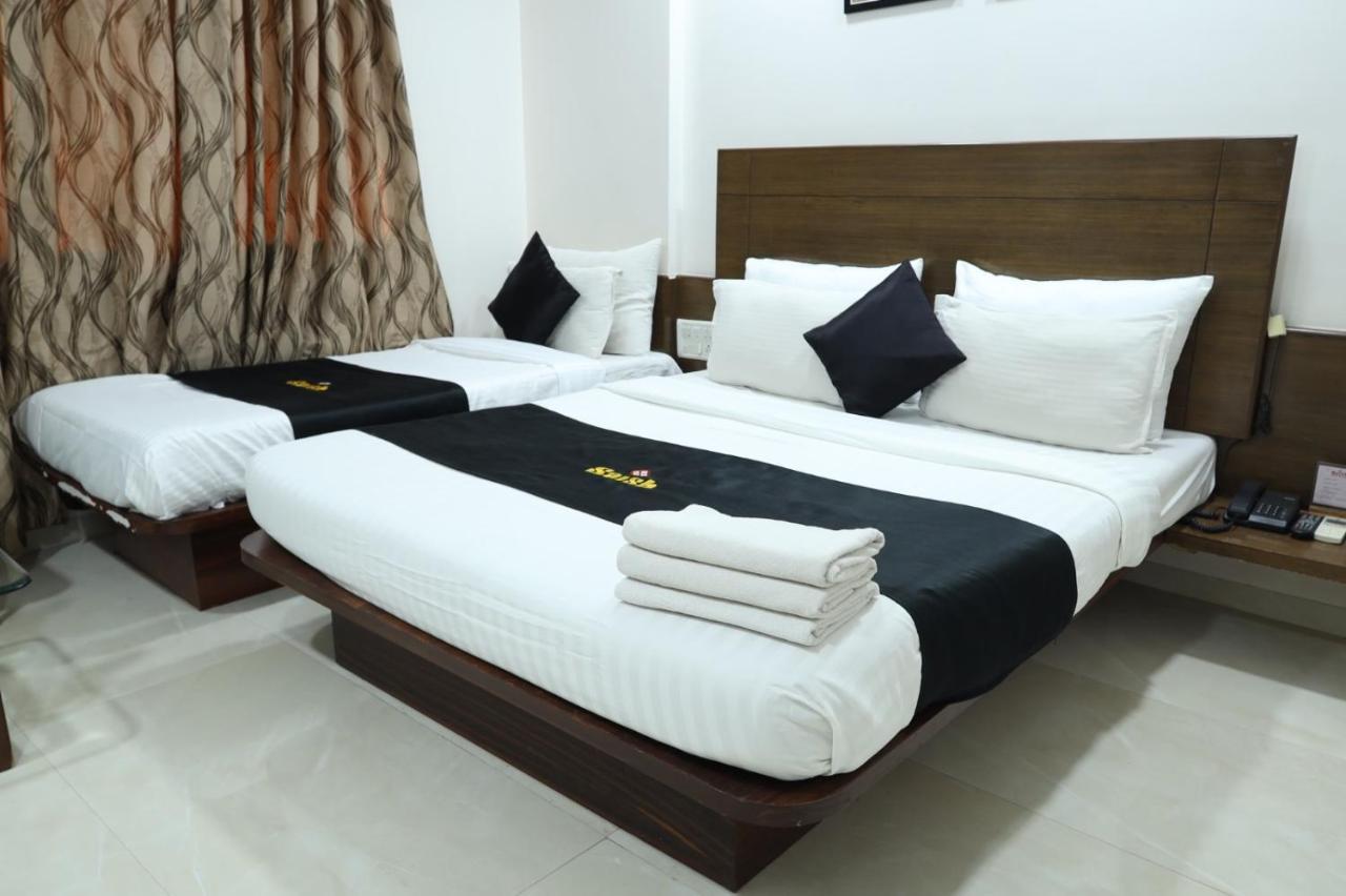 Saish Hotel Shirdi Extérieur photo