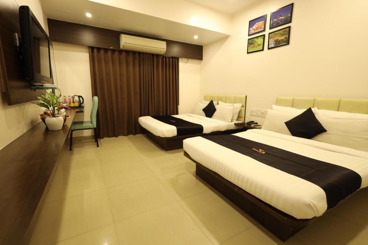 Saish Hotel Shirdi Extérieur photo