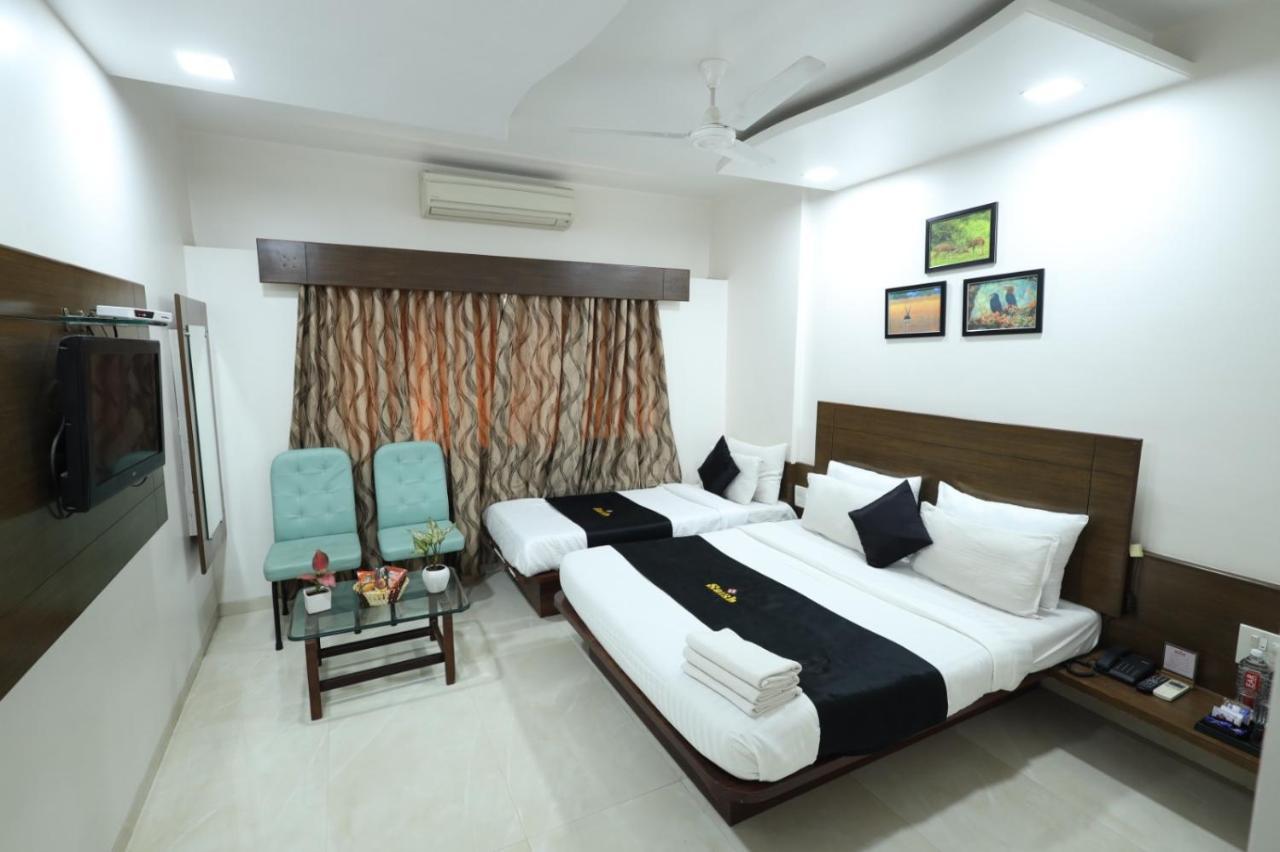 Saish Hotel Shirdi Extérieur photo