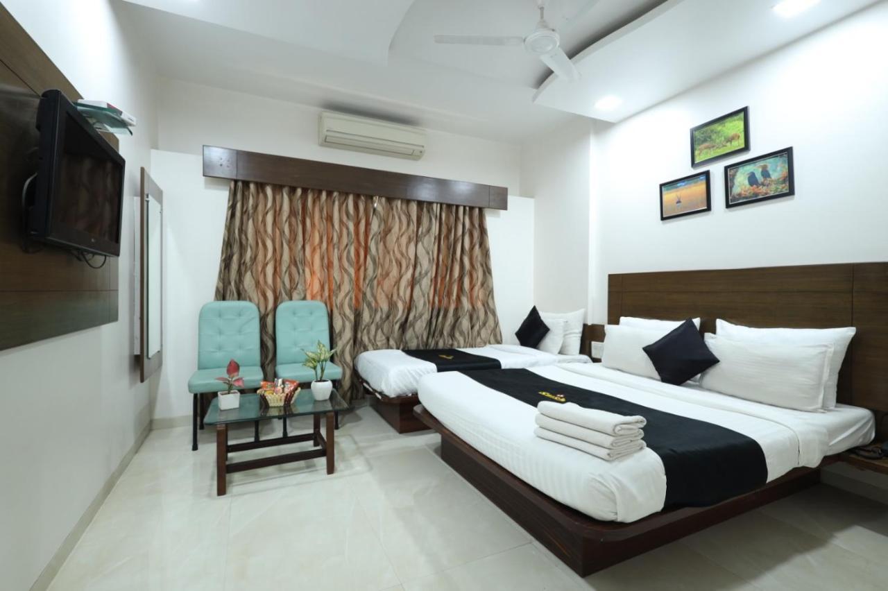 Saish Hotel Shirdi Extérieur photo