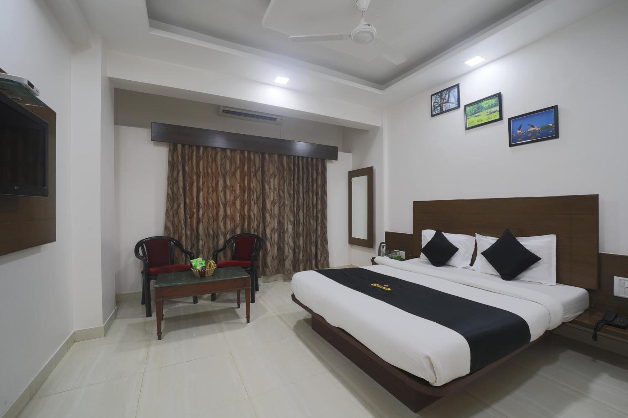Saish Hotel Shirdi Extérieur photo