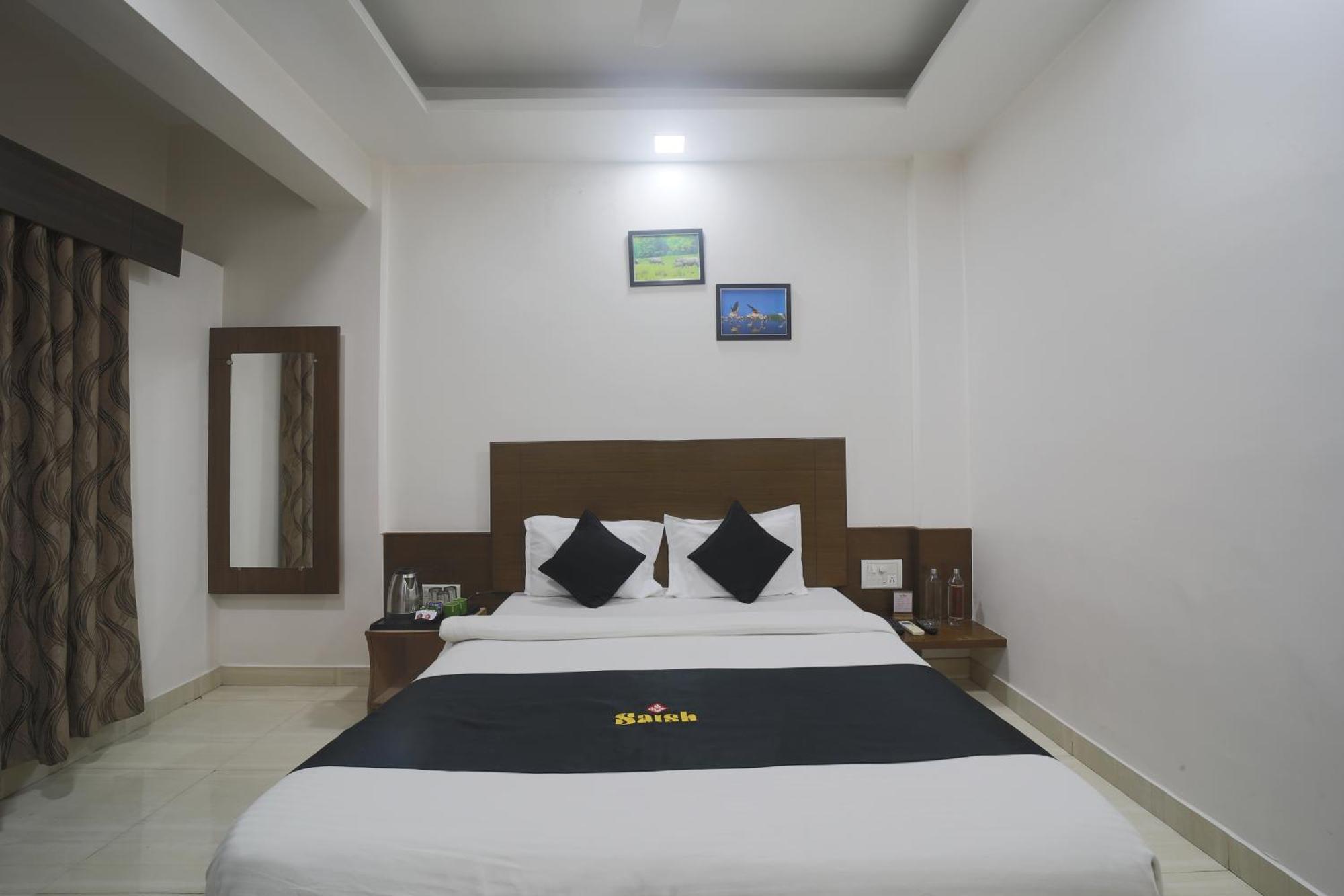 Saish Hotel Shirdi Extérieur photo
