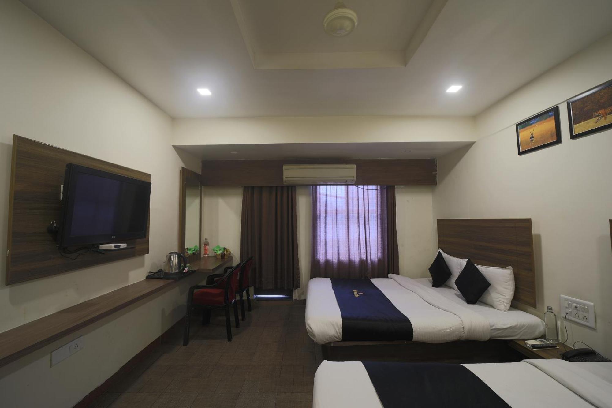 Saish Hotel Shirdi Extérieur photo
