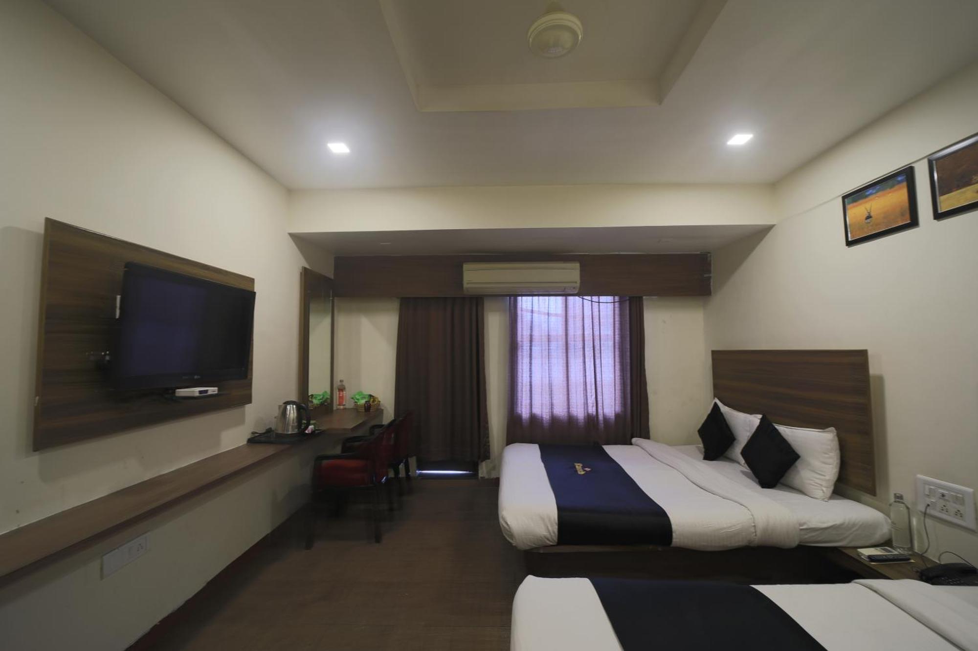 Saish Hotel Shirdi Extérieur photo
