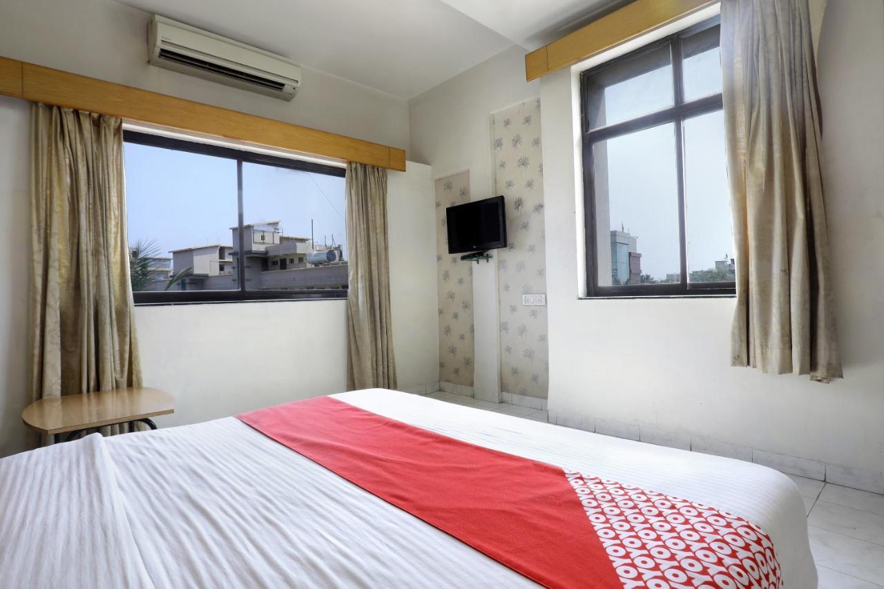 Saish Hotel Shirdi Extérieur photo